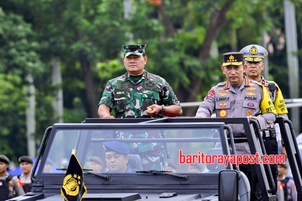 Kapolri Jenderal Listyo Sigit Prabowo bersama Panglima TNI Laksamana Yudo Margono